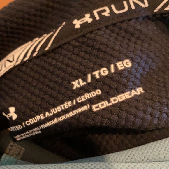 Under Armour hoodie. - Picture 6 of 6